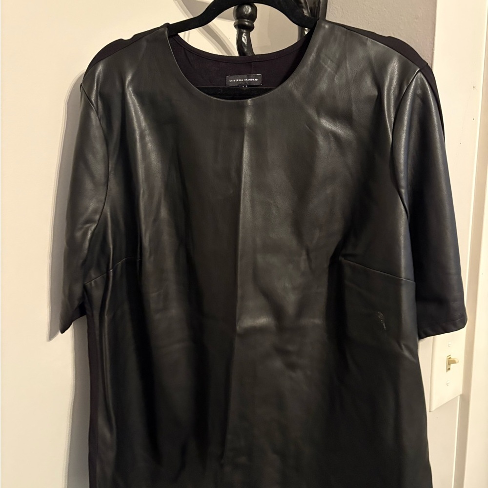 Universal Standard Black Short Sleeve Shirt